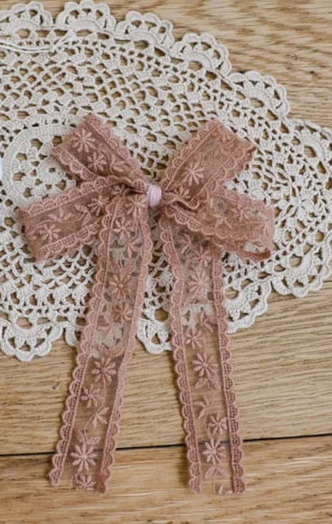 Renee lace bow