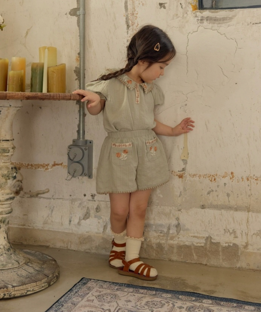 Florin Embroidered Set