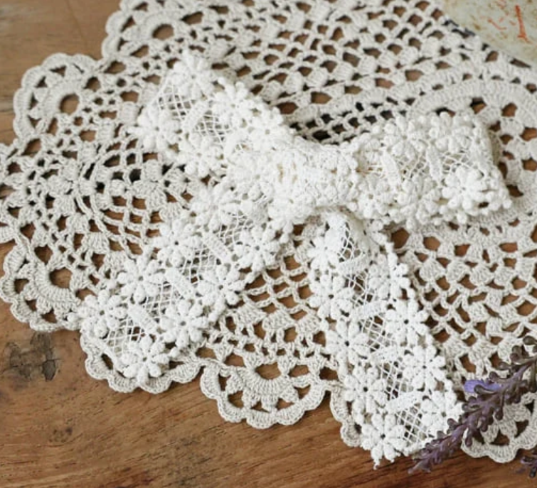 Cream floral lace bow