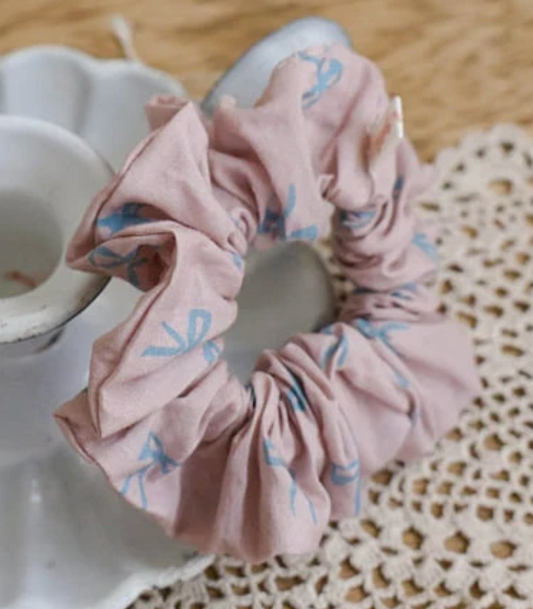Ribbon hair scrunchie